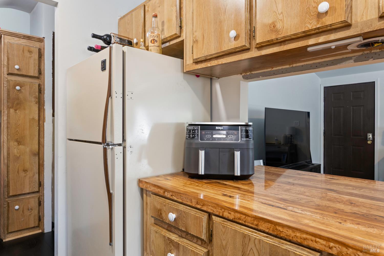 Detail Gallery Image 12 of 48 For 2305 Alta Vista Way, Lucerne,  CA 95458 - 2 Beds | 2 Baths