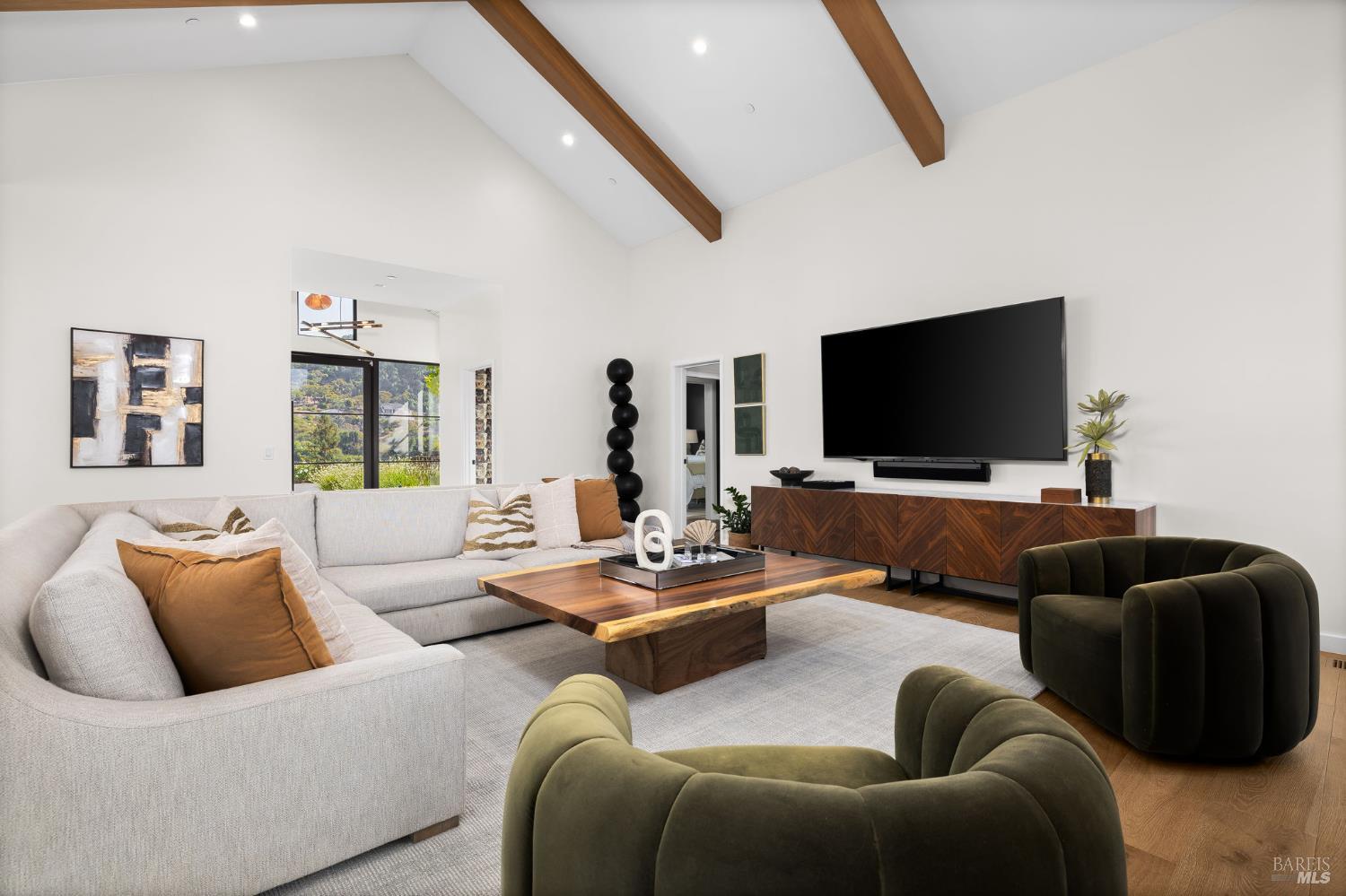 Detail Gallery Image 9 of 98 For 987 Mark West Springs Rd, Santa Rosa,  CA 95404 - 4 Beds | 4/4 Baths