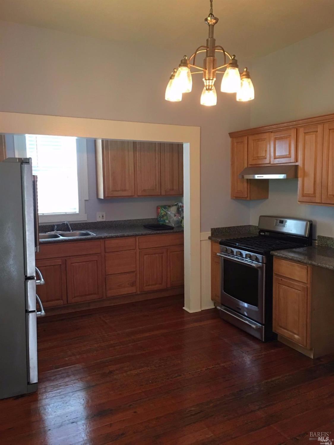 Detail Gallery Image 4 of 7 For 918 Alameda St, Vallejo,  CA 94590 - 2 Beds | 1 Baths