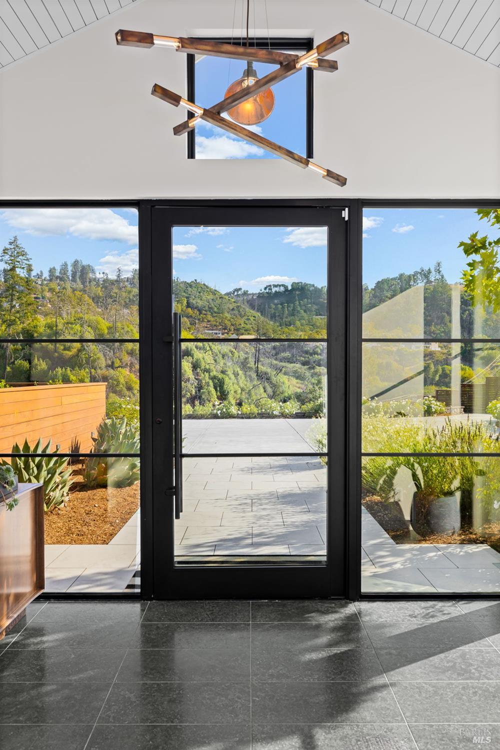 Detail Gallery Image 6 of 98 For 987 Mark West Springs Rd, Santa Rosa,  CA 95404 - 4 Beds | 4/4 Baths