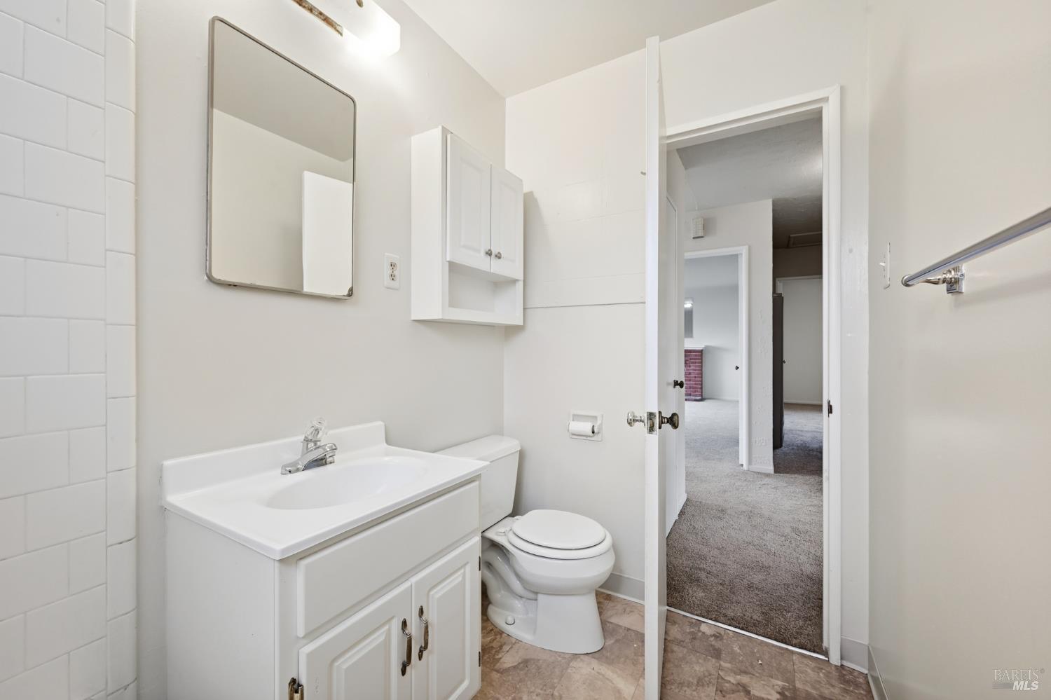 Detail Gallery Image 15 of 29 For 1321 Mcneil Ave, Petaluma,  CA 94954 - 3 Beds | 1 Baths