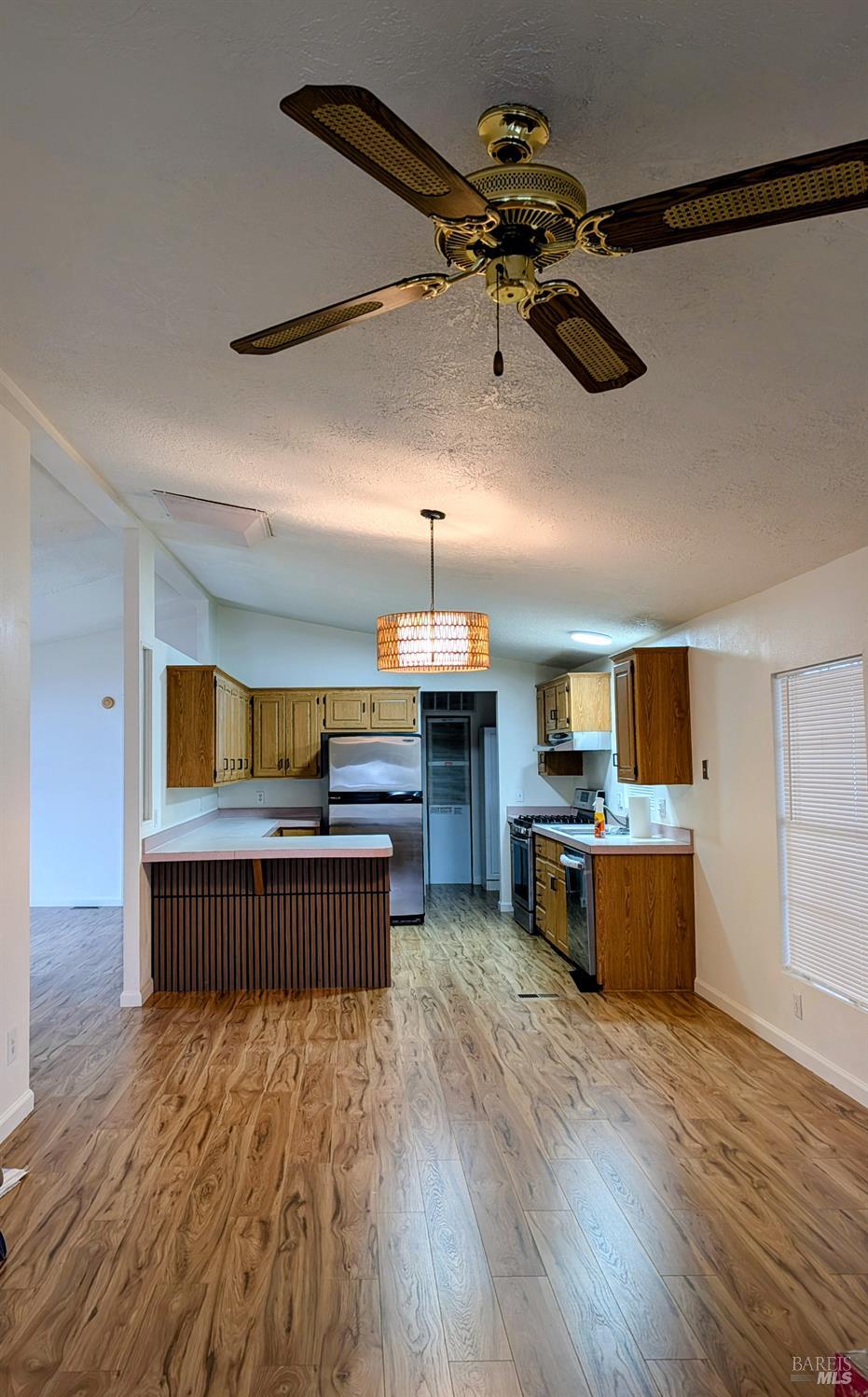 Detail Gallery Image 4 of 12 For 49 Del Paso Ct, Vacaville,  CA 95687 - 3 Beds | 2 Baths