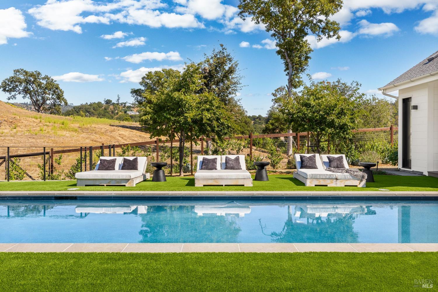 Detail Gallery Image 26 of 98 For 987 Mark West Springs Rd, Santa Rosa,  CA 95404 - 4 Beds | 4/4 Baths