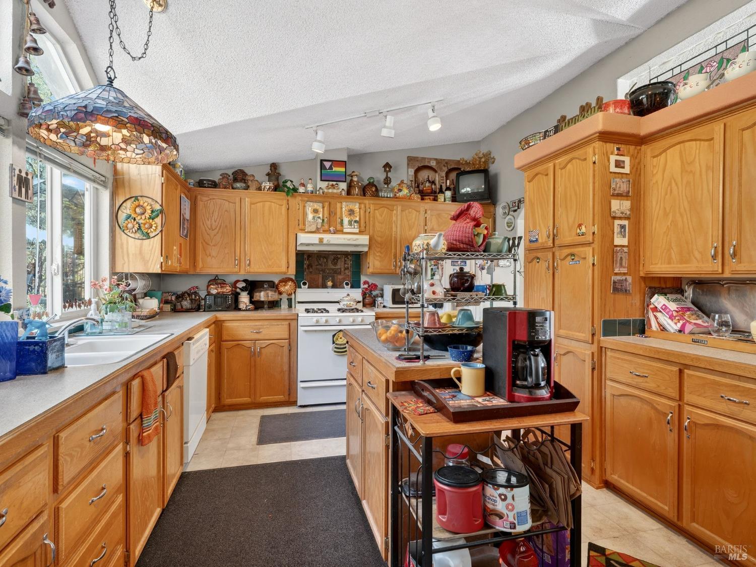 Detail Gallery Image 7 of 34 For 4750 Highway 175 Unkn, Hopland,  CA 95449 - 3 Beds | 2 Baths