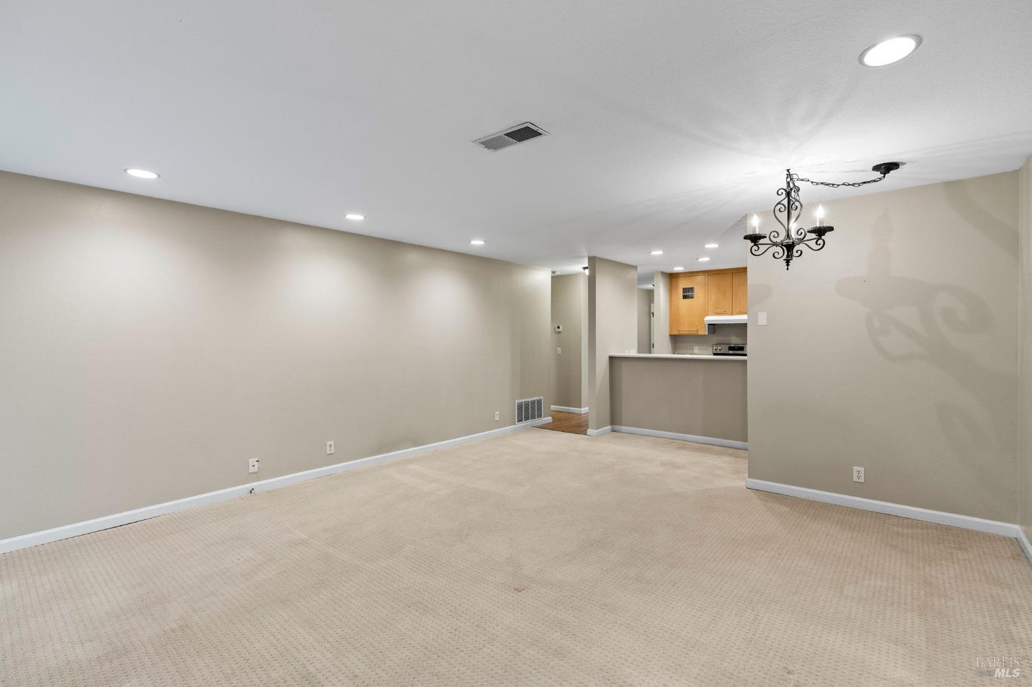 Detail Gallery Image 13 of 35 For 141 Vineyard Cir, Yountville,  CA 94599 - 2 Beds | 2 Baths