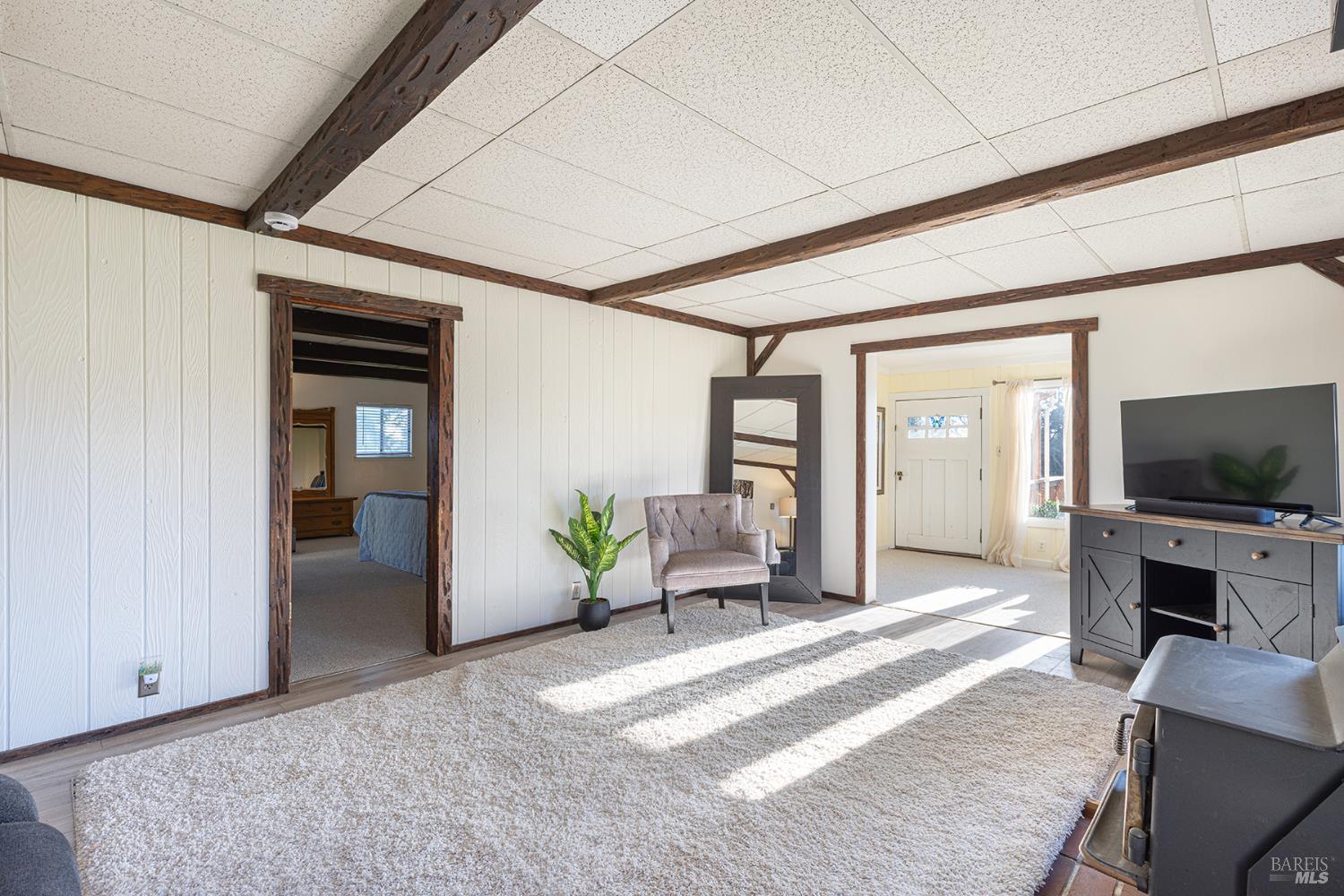 Detail Gallery Image 5 of 47 For 710 Old Adobe Rd, Petaluma,  CA 94954 - 3 Beds | 1/1 Baths