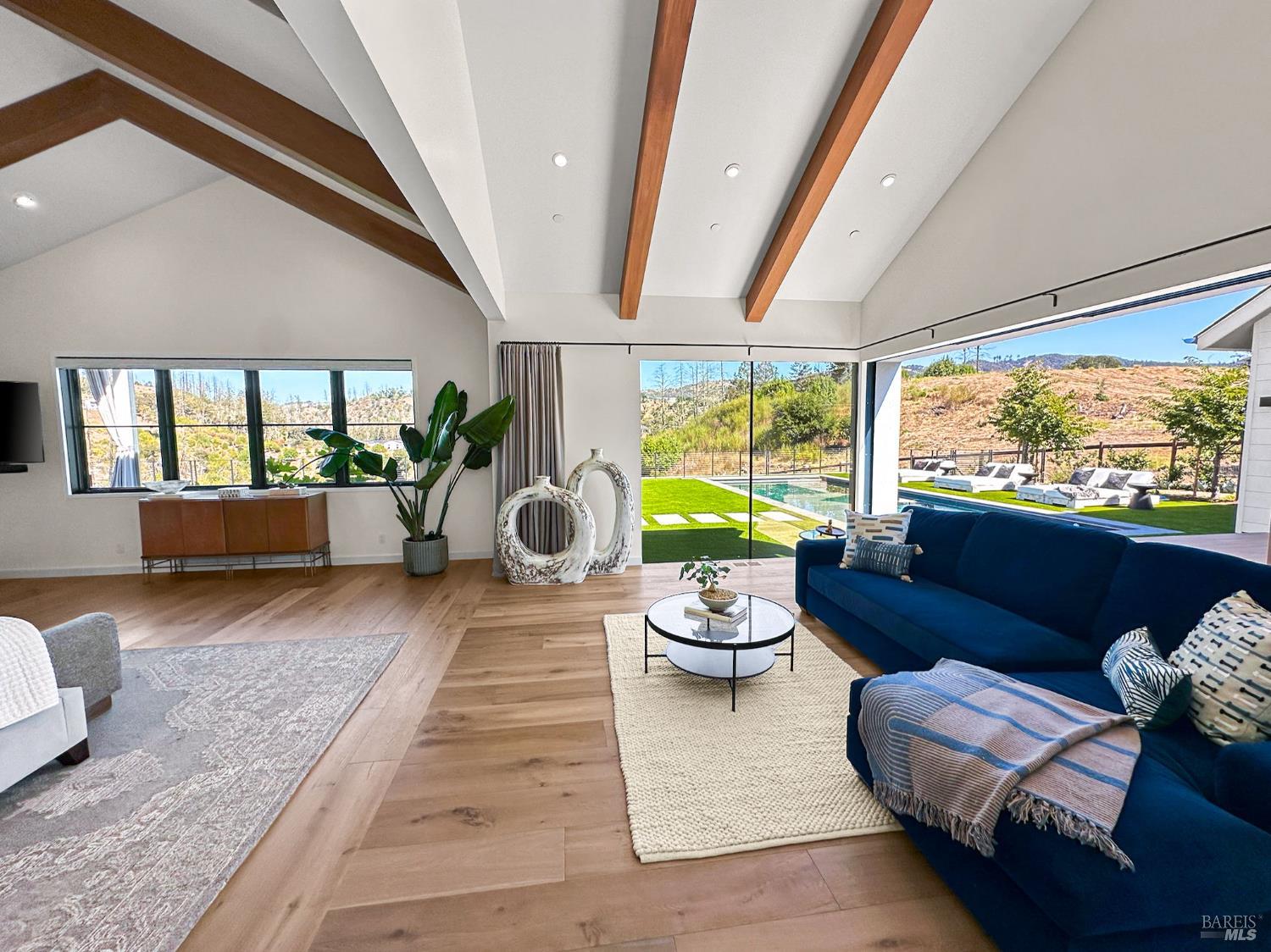 Detail Gallery Image 32 of 98 For 987 Mark West Springs Rd, Santa Rosa,  CA 95404 - 4 Beds | 4/4 Baths