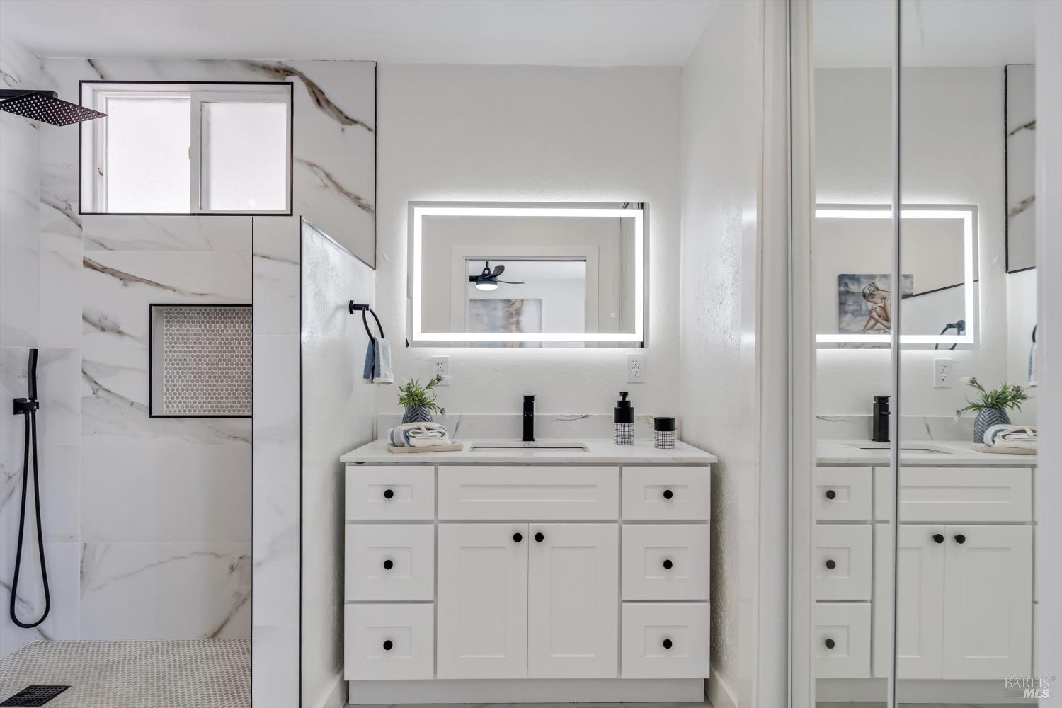 Detail Gallery Image 14 of 22 For 2117 Elliott Dr, American Canyon,  CA 94503 - 4 Beds | 2 Baths