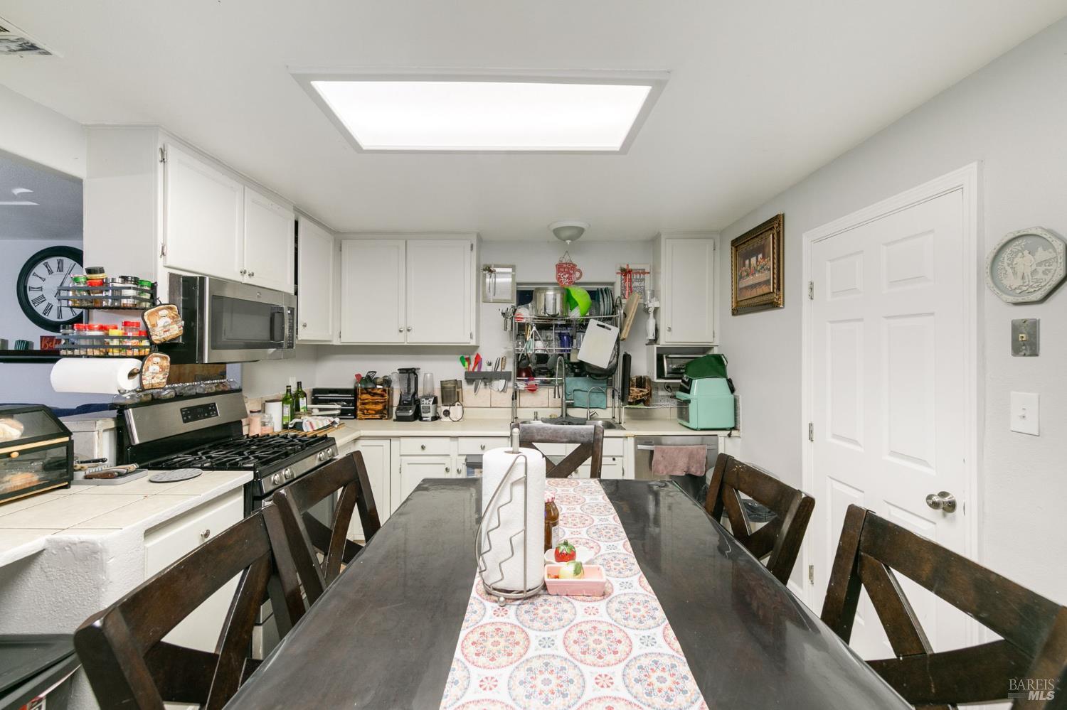 Detail Gallery Image 8 of 33 For 450 Priddy Dr, Dixon,  CA 95620 - 4 Beds | 2 Baths