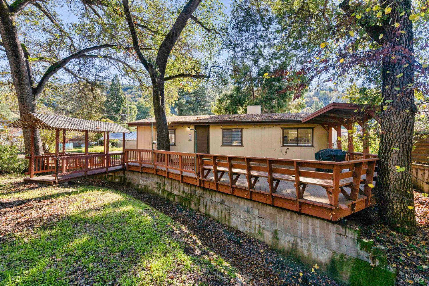 Detail Gallery Image 2 of 48 For 2305 Alta Vista Way, Lucerne,  CA 95458 - 2 Beds | 2 Baths