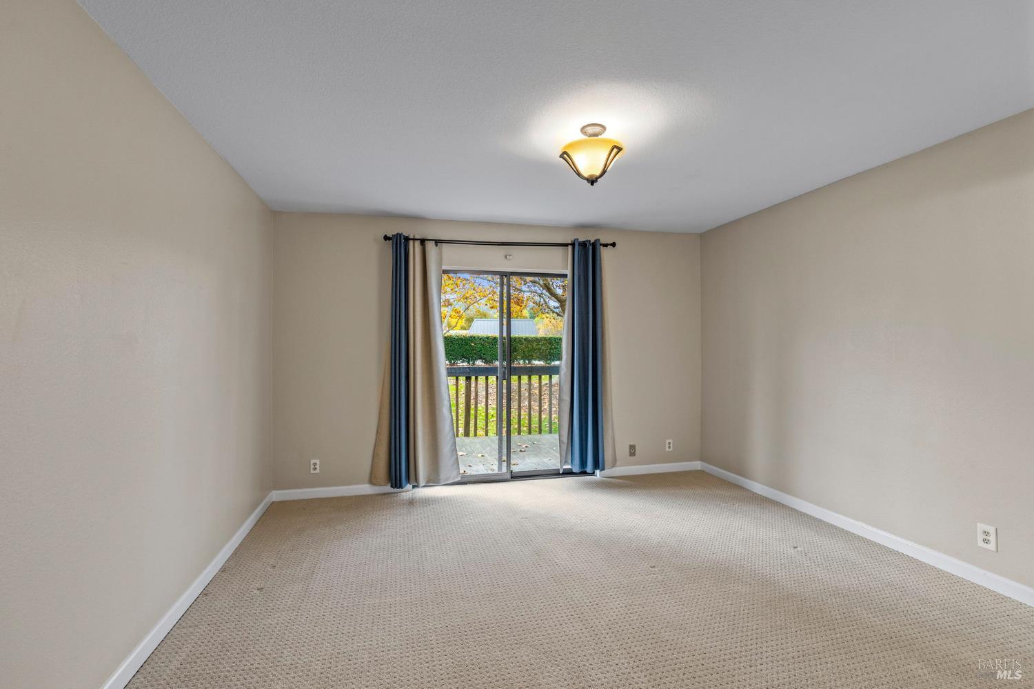 Detail Gallery Image 16 of 35 For 141 Vineyard Cir, Yountville,  CA 94599 - 2 Beds | 2 Baths