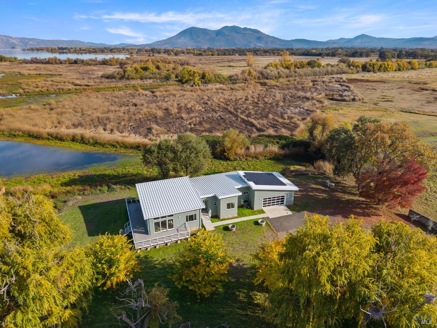 Detail Gallery Image 17 of 79 For 8 Queen Ann Way, Lakeport,  CA 95453 - 3 Beds | 3 Baths