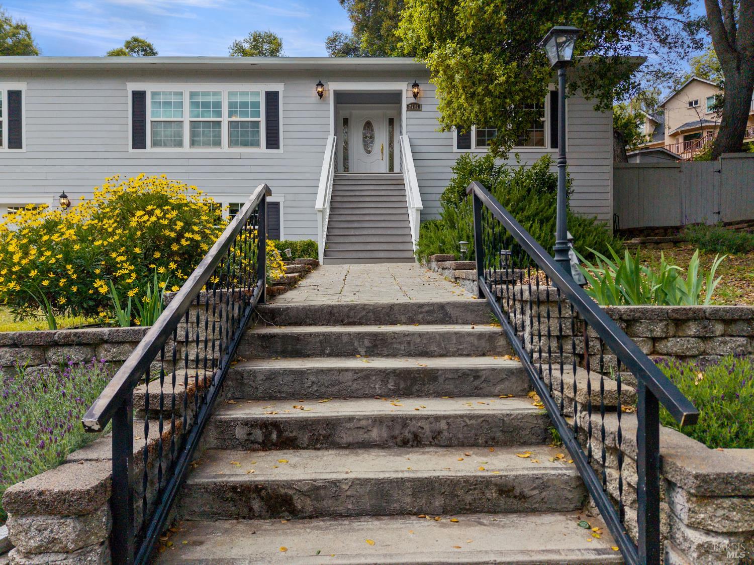 Detail Gallery Image 5 of 90 For 2717 Buckingham Dr, Kelseyville,  CA 95451 - 3 Beds | 2/1 Baths