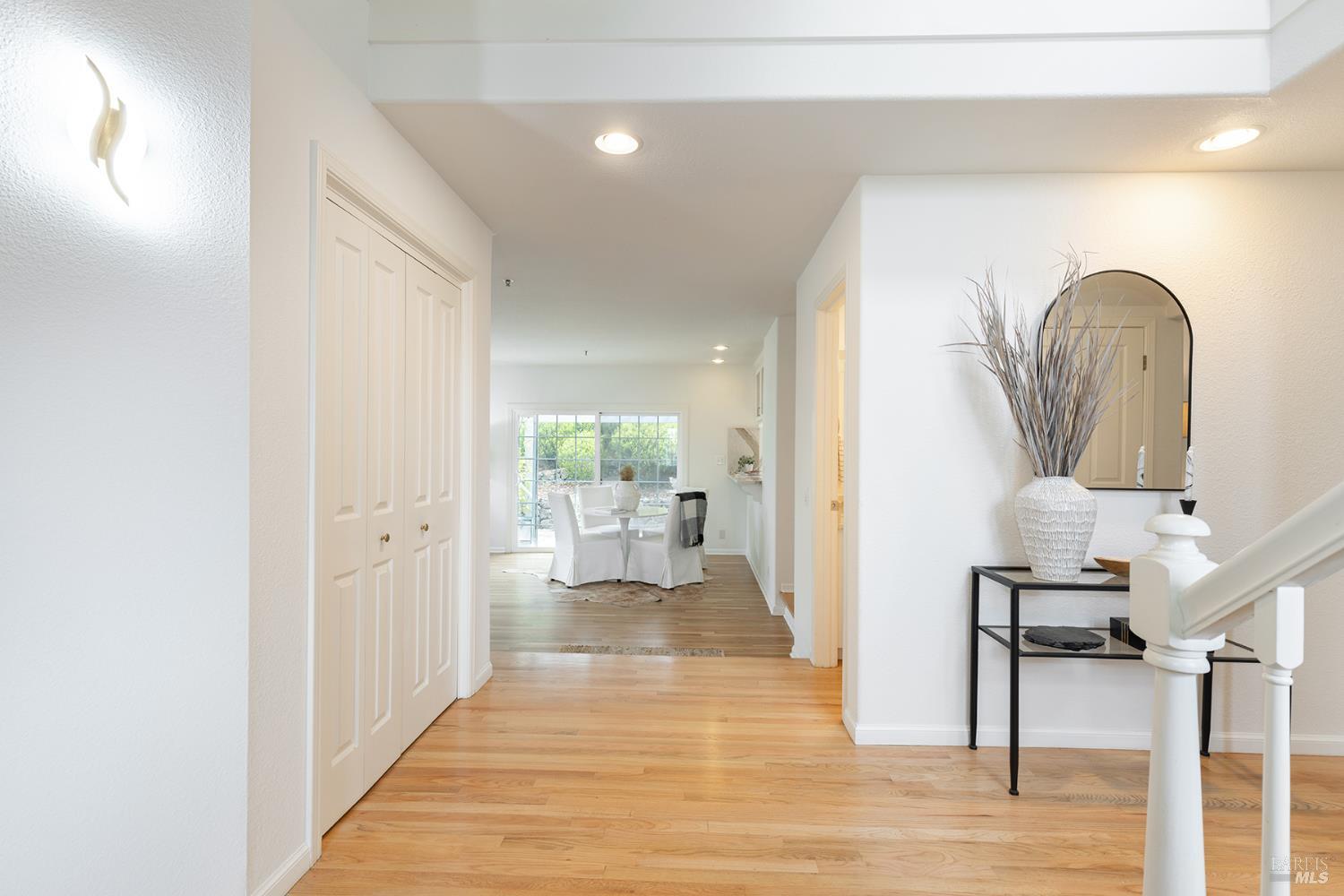 Detail Gallery Image 9 of 45 For 26 Clement Ct, Napa,  CA 94558 - 3 Beds | 2/1 Baths