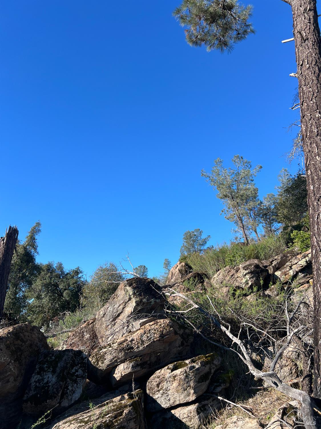 Detail Gallery Image 3 of 6 For 20393 Powder Horn Rd, Hidden Valley Lake,  CA 95467 - – Beds | – Baths