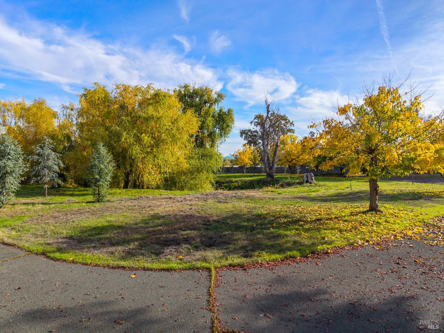Detail Gallery Image 12 of 79 For 8 Queen Ann Way, Lakeport,  CA 95453 - 3 Beds | 3 Baths
