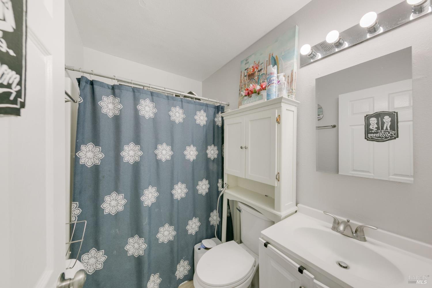 Detail Gallery Image 12 of 33 For 450 Priddy Dr, Dixon,  CA 95620 - 4 Beds | 2 Baths