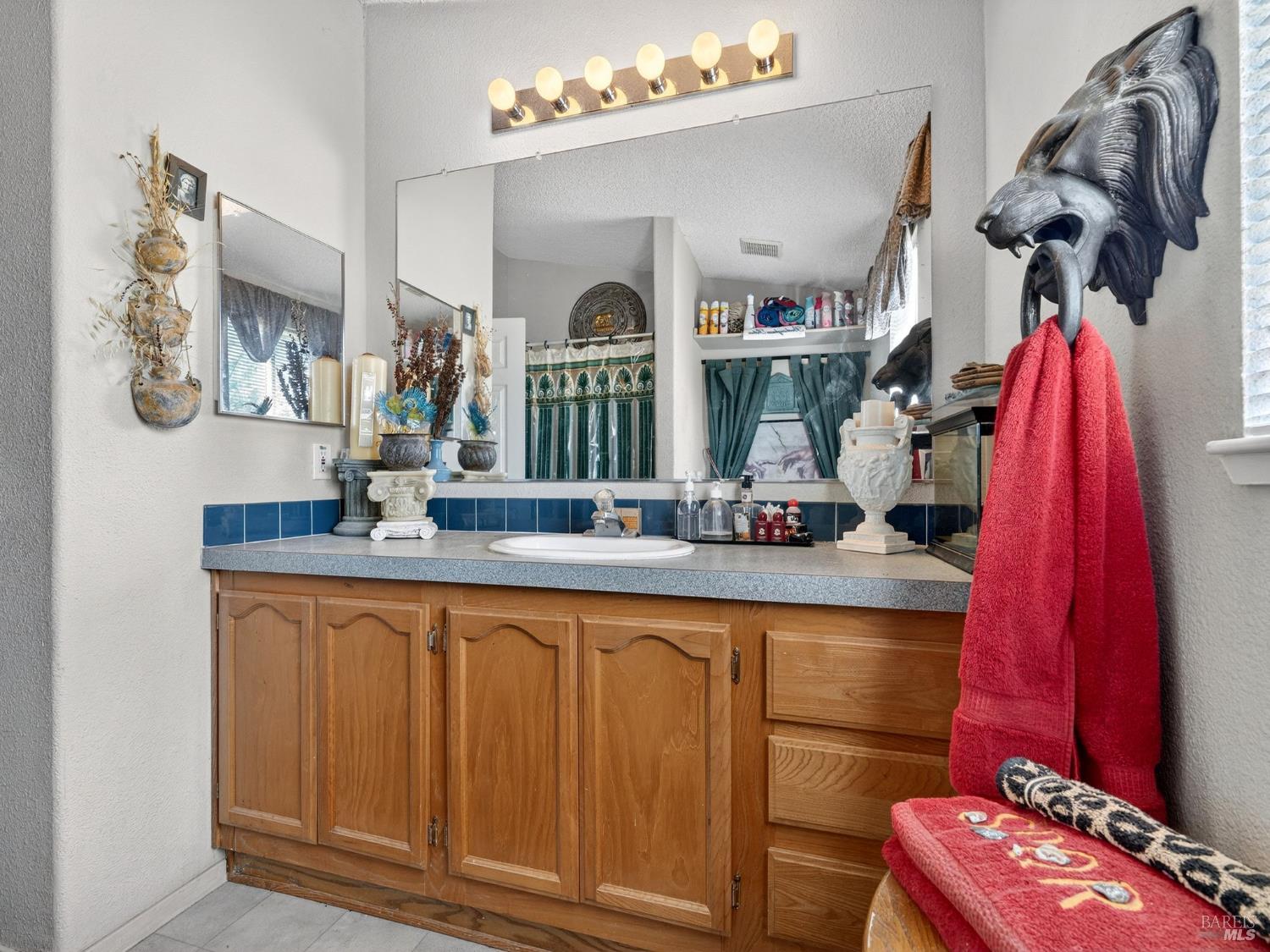 Detail Gallery Image 10 of 34 For 4750 Highway 175 Unkn, Hopland,  CA 95449 - 3 Beds | 2 Baths