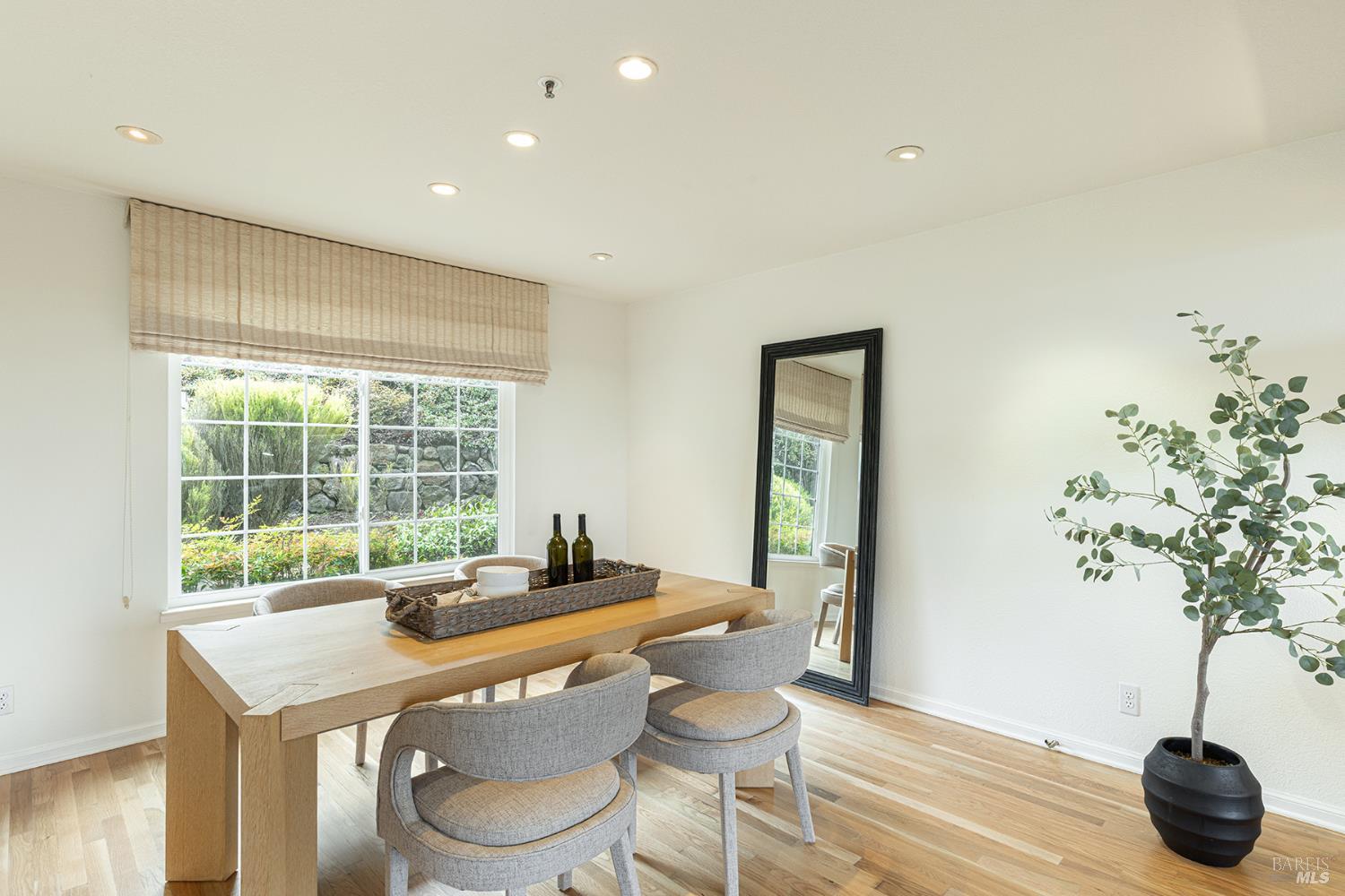 Detail Gallery Image 22 of 45 For 26 Clement Ct, Napa,  CA 94558 - 3 Beds | 2/1 Baths