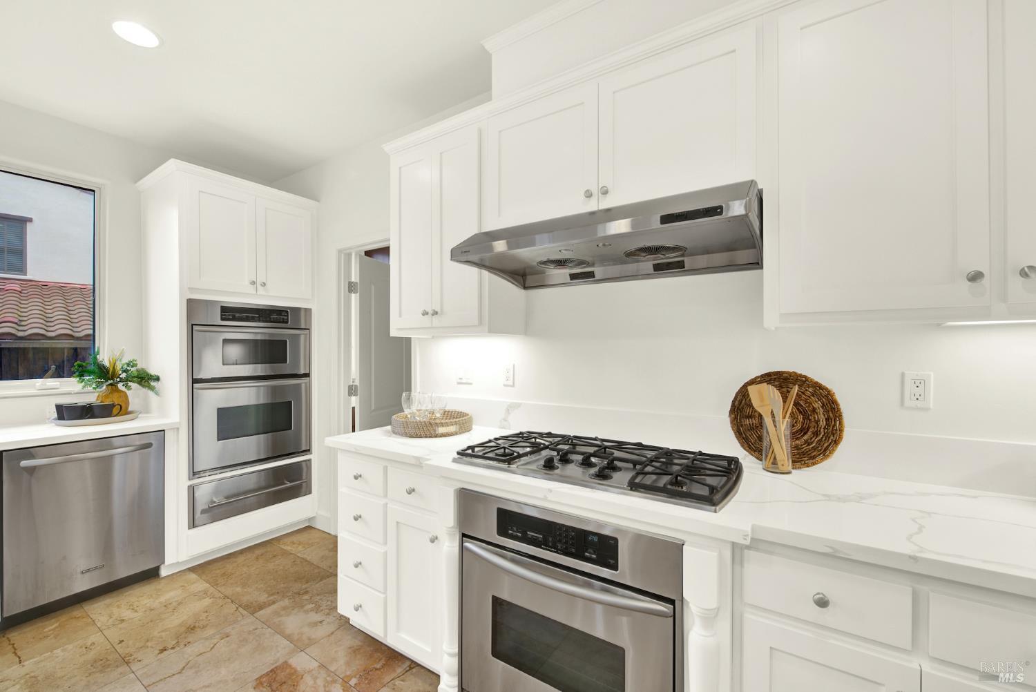 Detail Gallery Image 27 of 63 For 3127 Olympic Rd, Fairfield,  CA 94534 - 5 Beds | 3 Baths