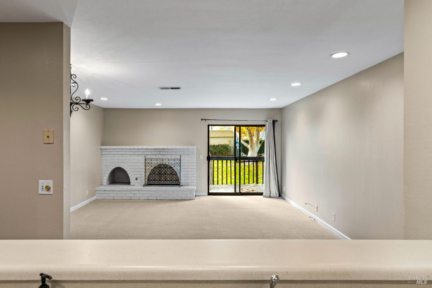 Detail Gallery Image 11 of 35 For 141 Vineyard Cir, Yountville,  CA 94599 - 2 Beds | 2 Baths