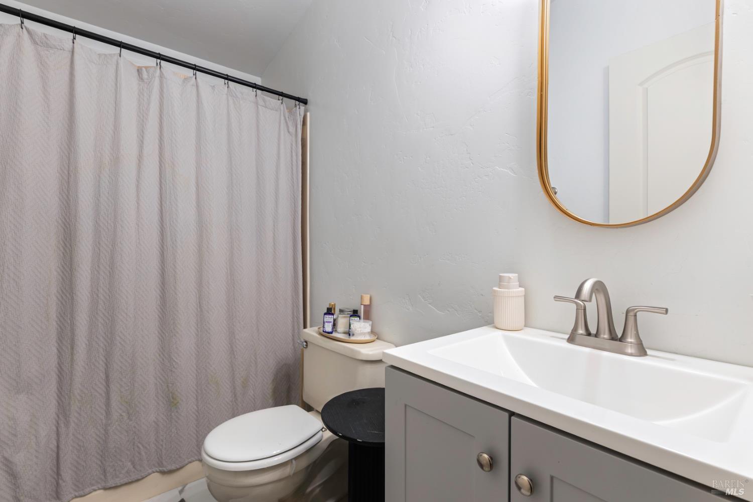 Detail Gallery Image 17 of 48 For 2305 Alta Vista Way, Lucerne,  CA 95458 - 2 Beds | 2 Baths