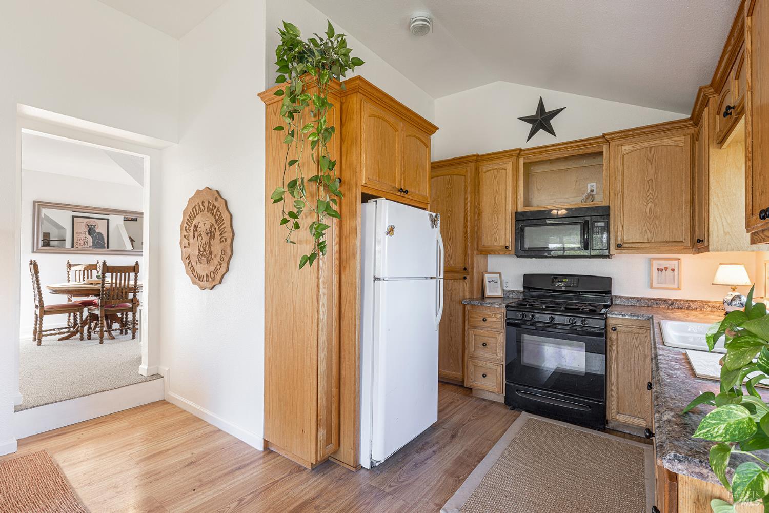 Detail Gallery Image 25 of 47 For 710 Old Adobe Rd, Petaluma,  CA 94954 - 3 Beds | 1/1 Baths
