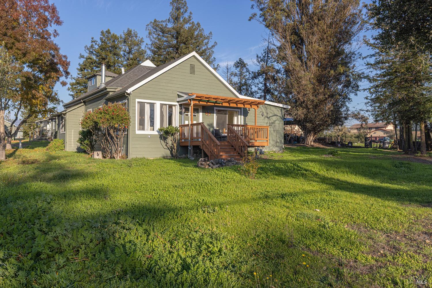 Detail Gallery Image 1 of 47 For 710 Old Adobe Rd, Petaluma,  CA 94954 - 3 Beds | 1/1 Baths