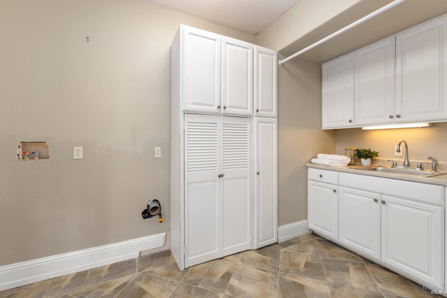 Detail Gallery Image 22 of 90 For 2717 Buckingham Dr, Kelseyville,  CA 95451 - 3 Beds | 2/1 Baths