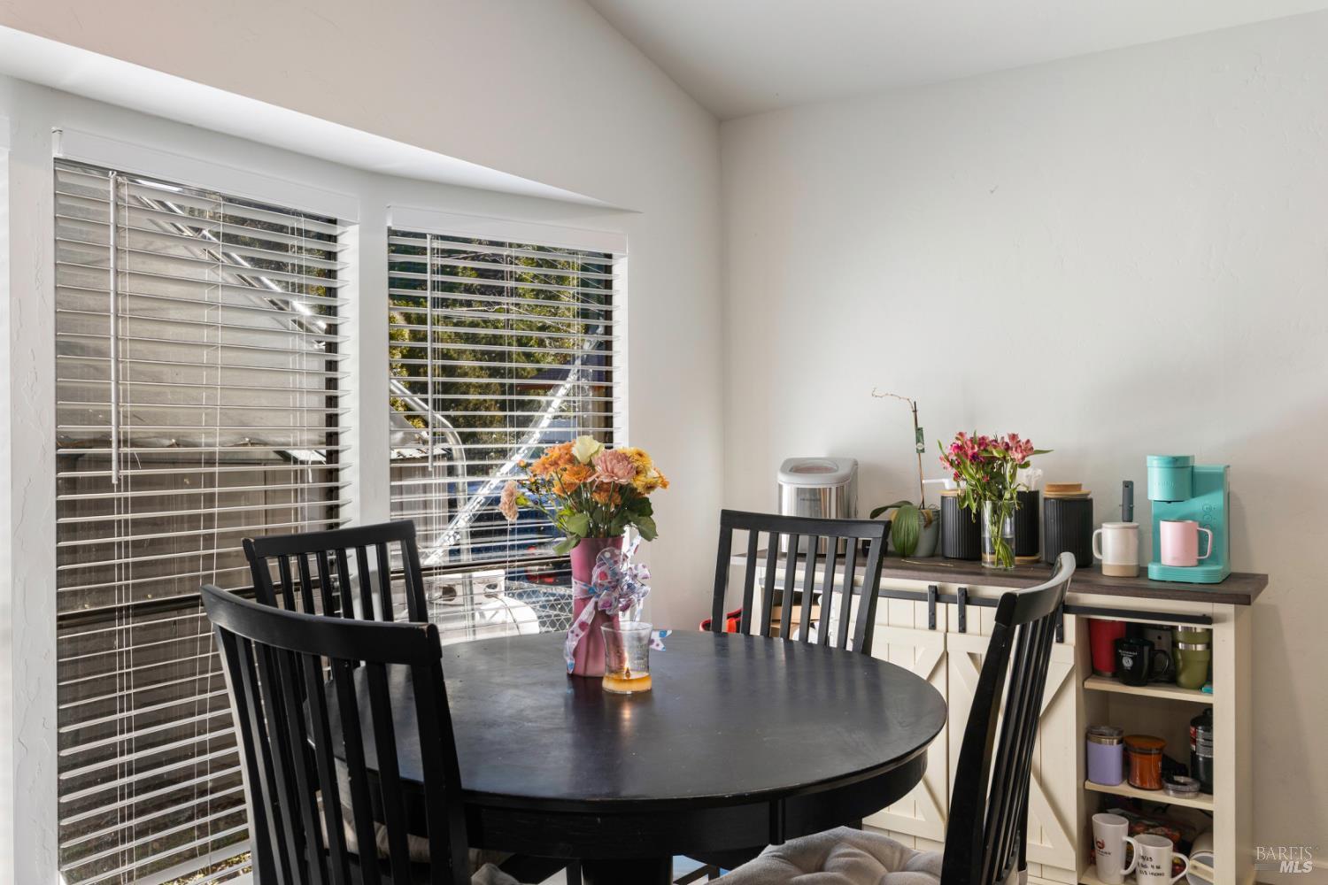 Detail Gallery Image 9 of 48 For 2305 Alta Vista Way, Lucerne,  CA 95458 - 2 Beds | 2 Baths