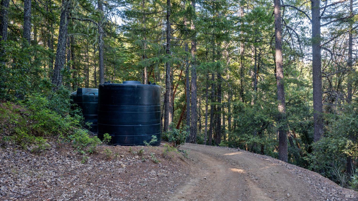 Detail Gallery Image 4 of 12 For 51950 Stivers Rd, Laytonville,  CA 95454 - 2 Beds | 1 Baths