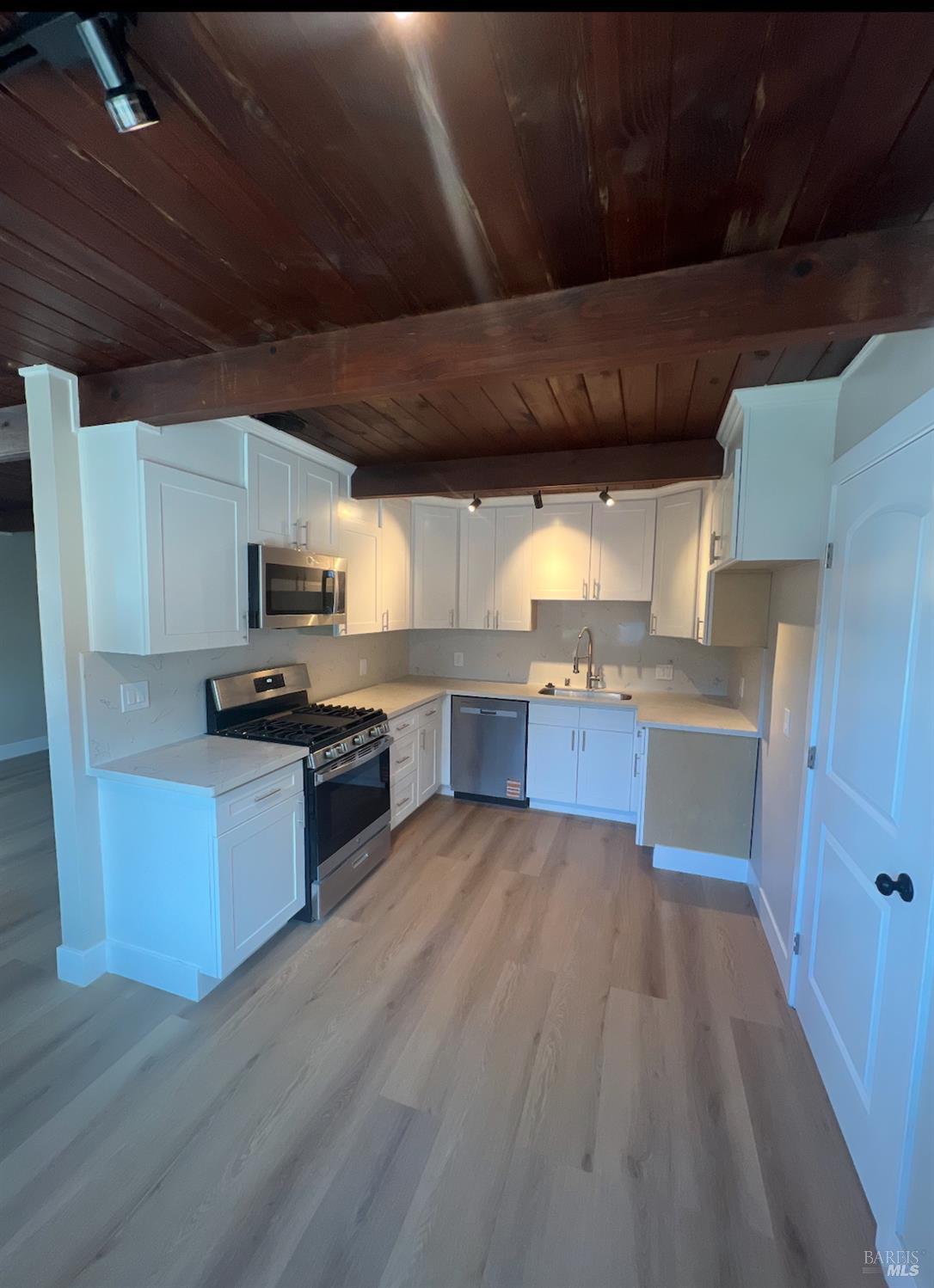 Front Image Thumbnail for BA325102411