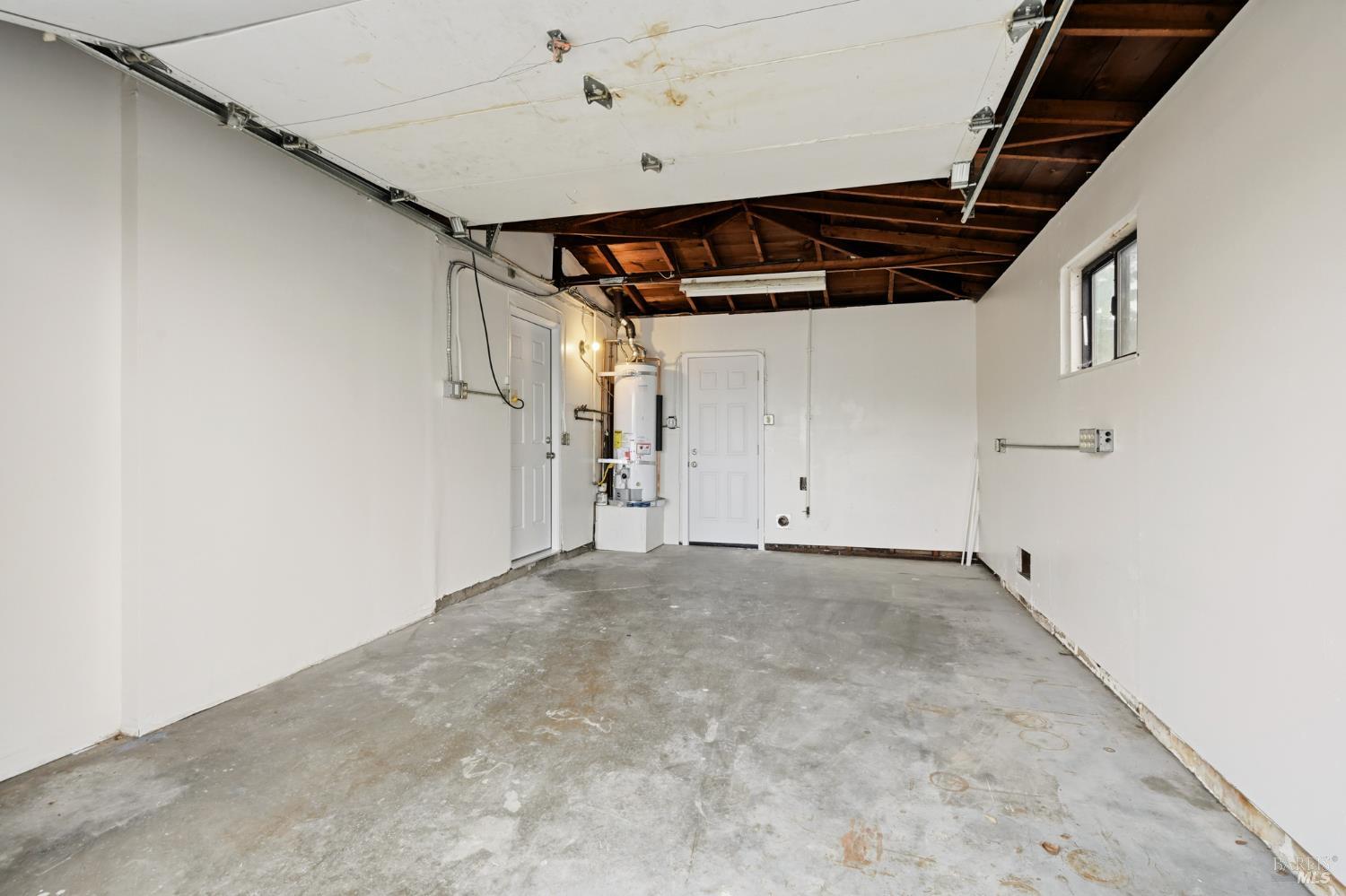 Detail Gallery Image 12 of 29 For 1321 Mcneil Ave, Petaluma,  CA 94954 - 3 Beds | 1 Baths