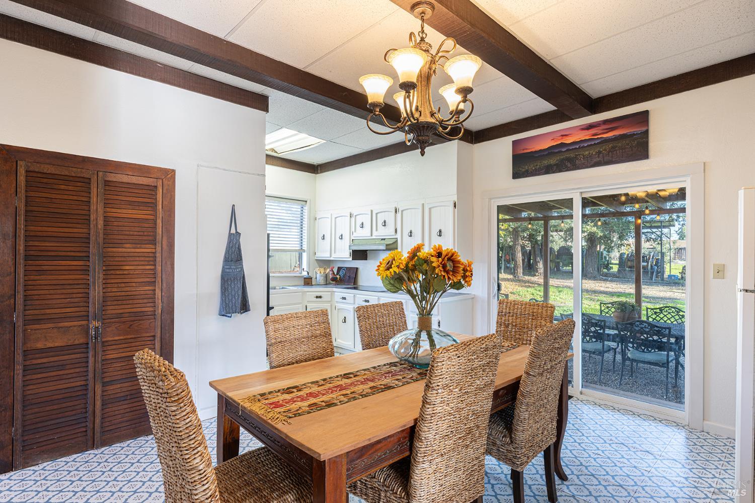 Detail Gallery Image 13 of 47 For 710 Old Adobe Rd, Petaluma,  CA 94954 - 3 Beds | 1/1 Baths