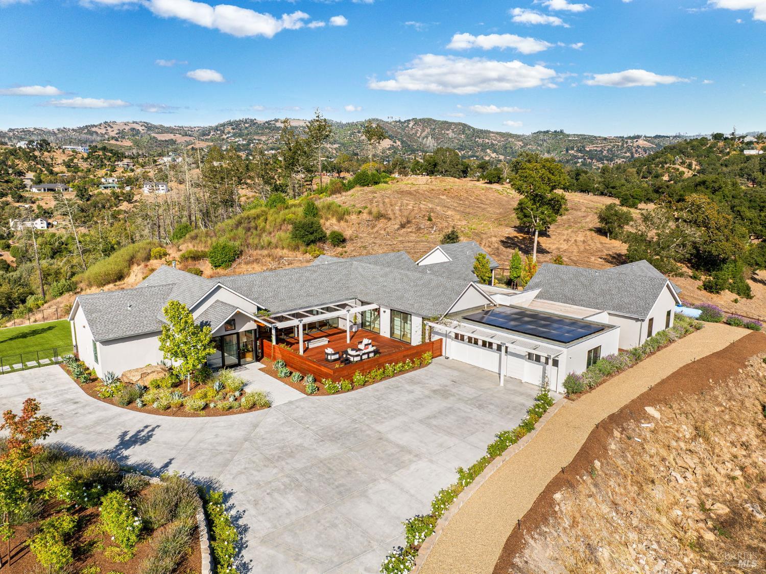 Detail Gallery Image 4 of 98 For 987 Mark West Springs Rd, Santa Rosa,  CA 95404 - 4 Beds | 4/4 Baths