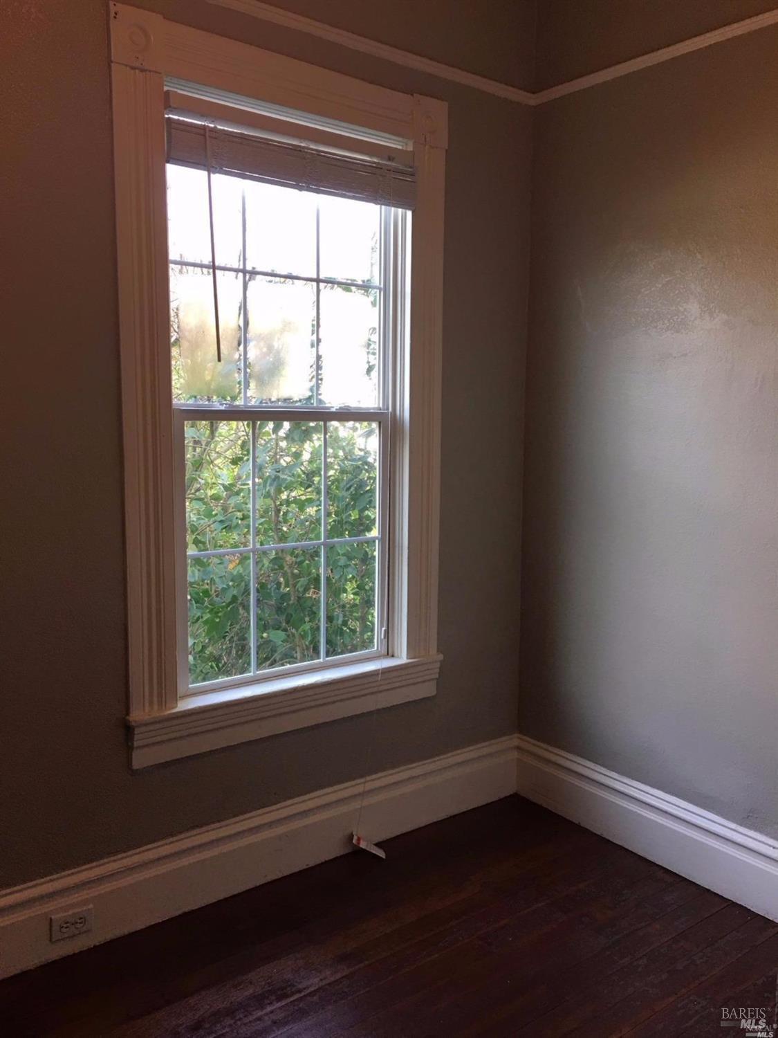 Detail Gallery Image 5 of 7 For 918 Alameda St, Vallejo,  CA 94590 - 2 Beds | 1 Baths