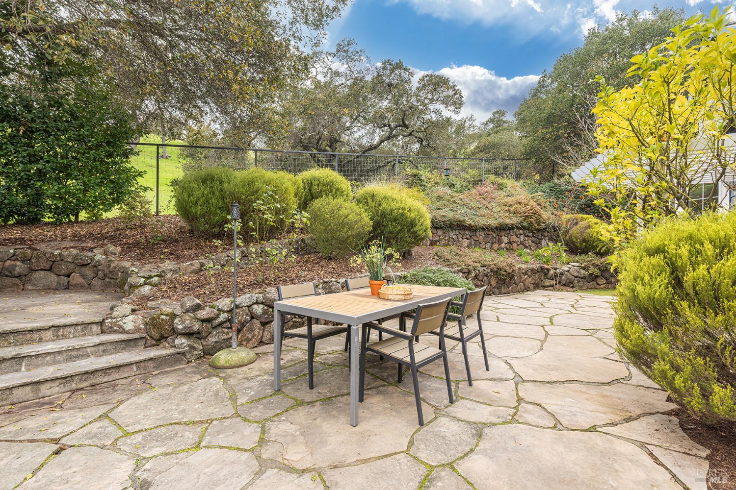 Detail Gallery Image 3 of 45 For 26 Clement Ct, Napa,  CA 94558 - 3 Beds | 2/1 Baths