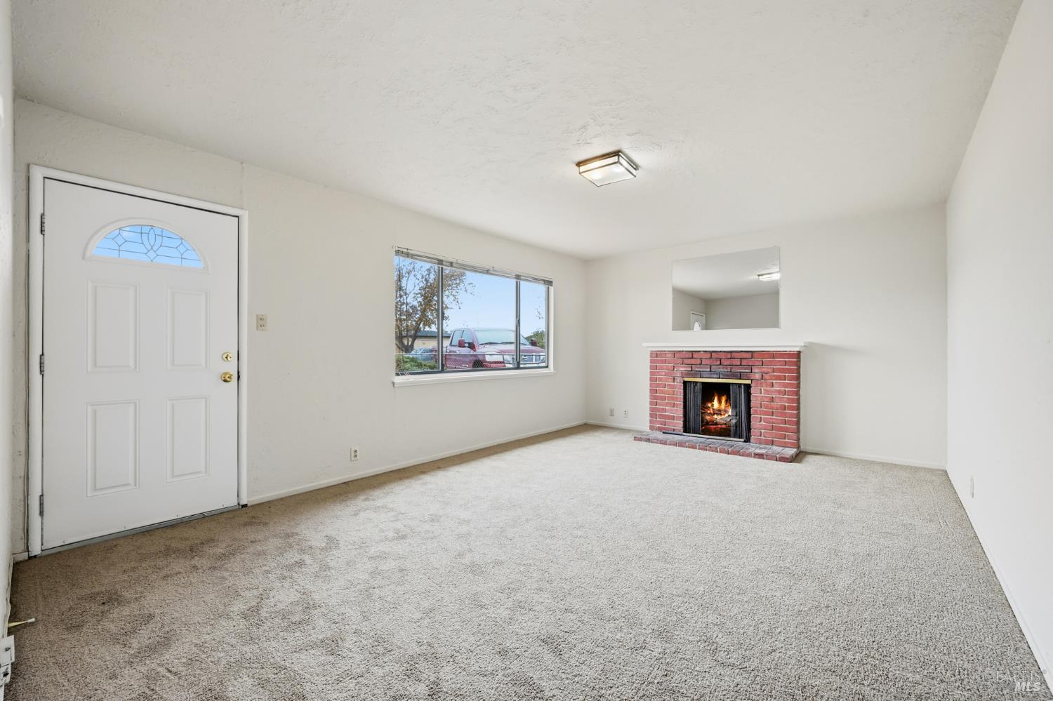 Detail Gallery Image 5 of 29 For 1321 Mcneil Ave, Petaluma,  CA 94954 - 3 Beds | 1 Baths