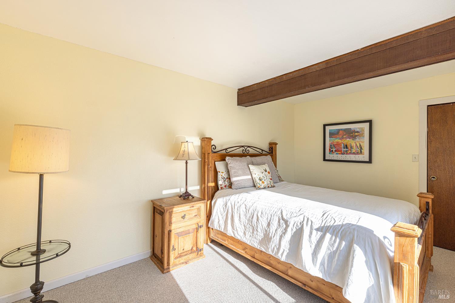 Detail Gallery Image 12 of 47 For 710 Old Adobe Rd, Petaluma,  CA 94954 - 3 Beds | 1/1 Baths