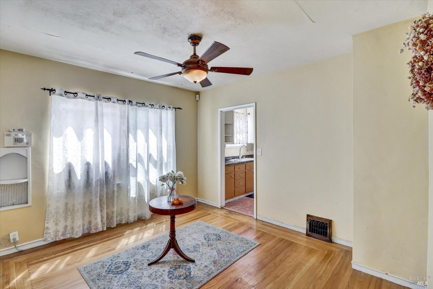 Detail Gallery Image 14 of 44 For 1467 Ohio St, Vallejo,  CA 94590 - 2 Beds | 2 Baths