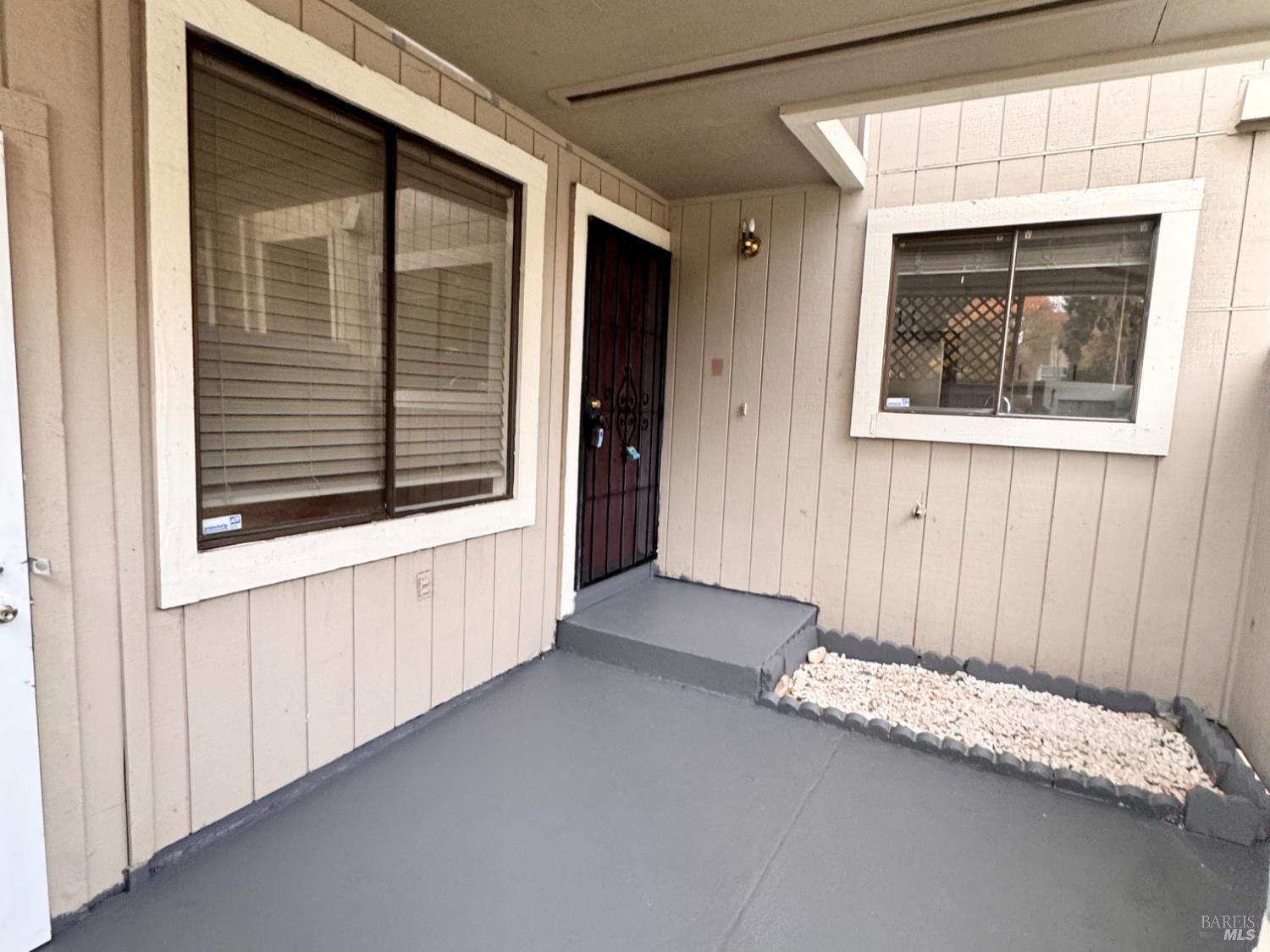 Detail Gallery Image 2 of 12 For 2890 Redwood Pkwy #6-1,  Vallejo,  CA 94591 - 2 Beds | 2 Baths