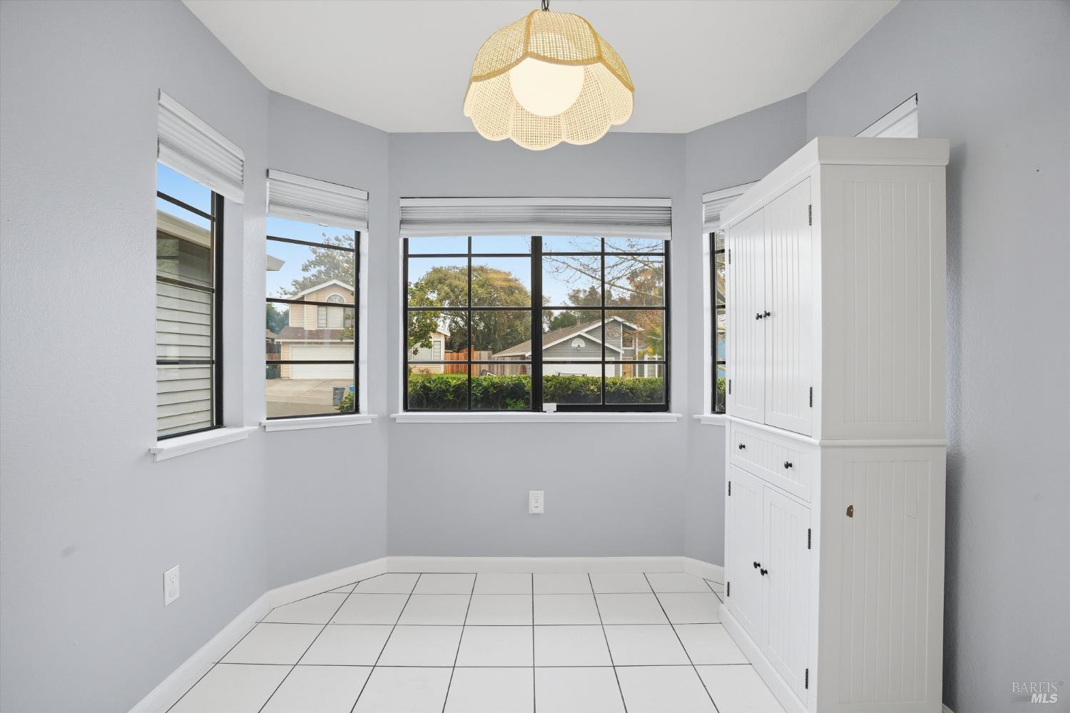 Detail Gallery Image 7 of 23 For 705 Starfish Dr, Vallejo,  CA 94591 - 3 Beds | 2 Baths