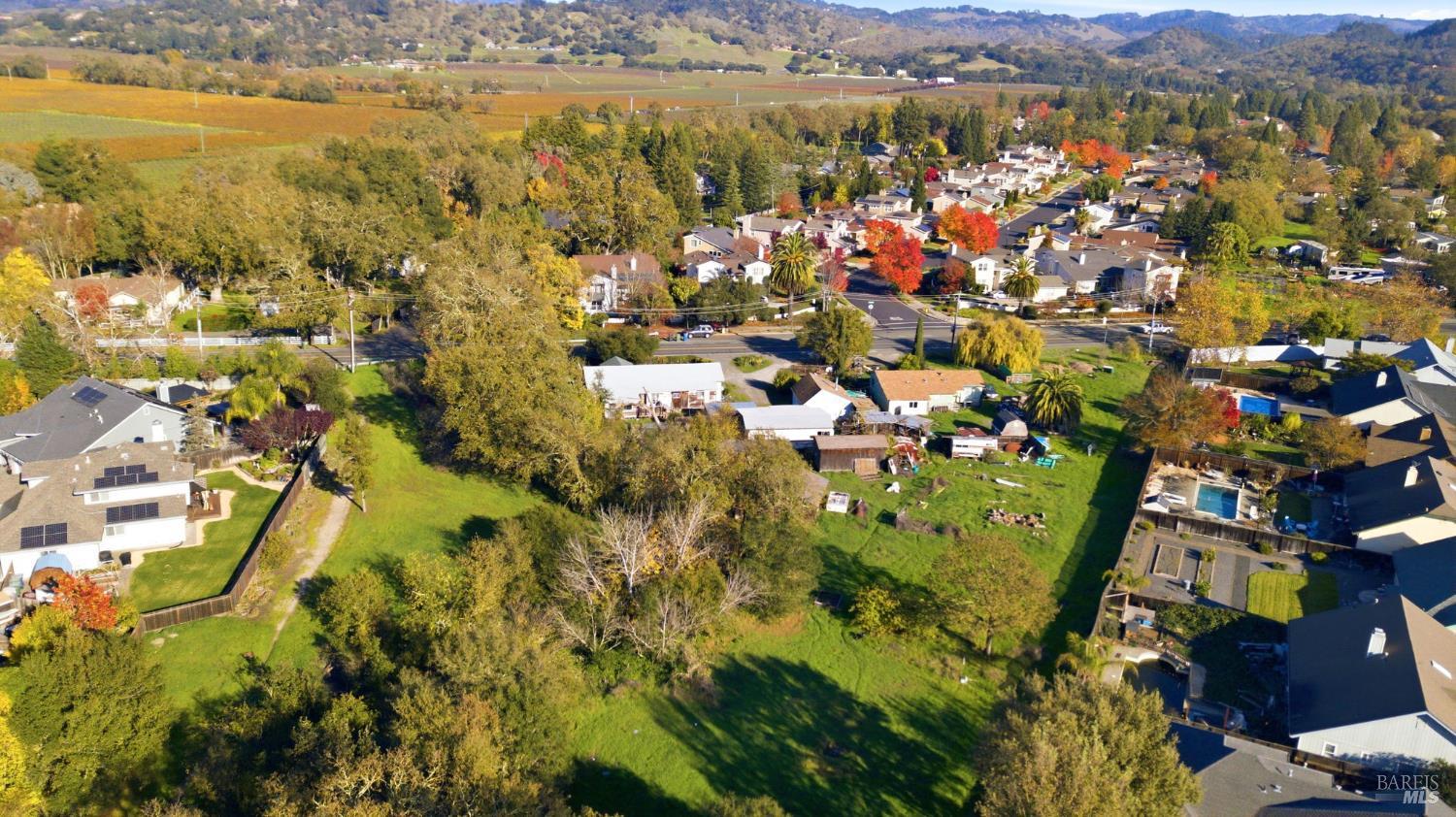 Detail Gallery Image 11 of 16 For 6283 Old Redwood Hwy, Santa Rosa,  CA 95403 - 4 Beds | 3 Baths
