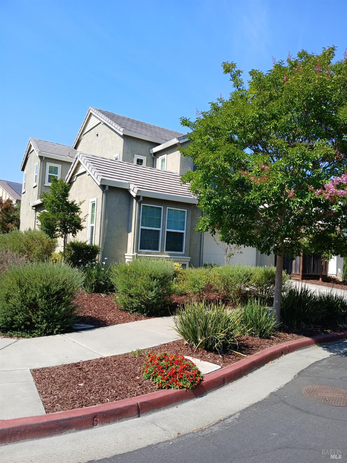 Detail Gallery Image 2 of 24 For 2022 Verbena Dr, Santa Rosa,  CA 95404 - 3 Beds | 2/1 Baths