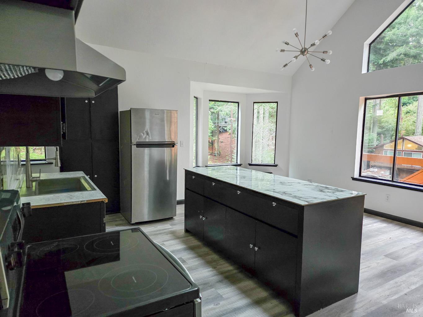 Detail Gallery Image 7 of 35 For 1946 Lupine Way, Willits,  CA 95490 - 2 Beds | 2 Baths