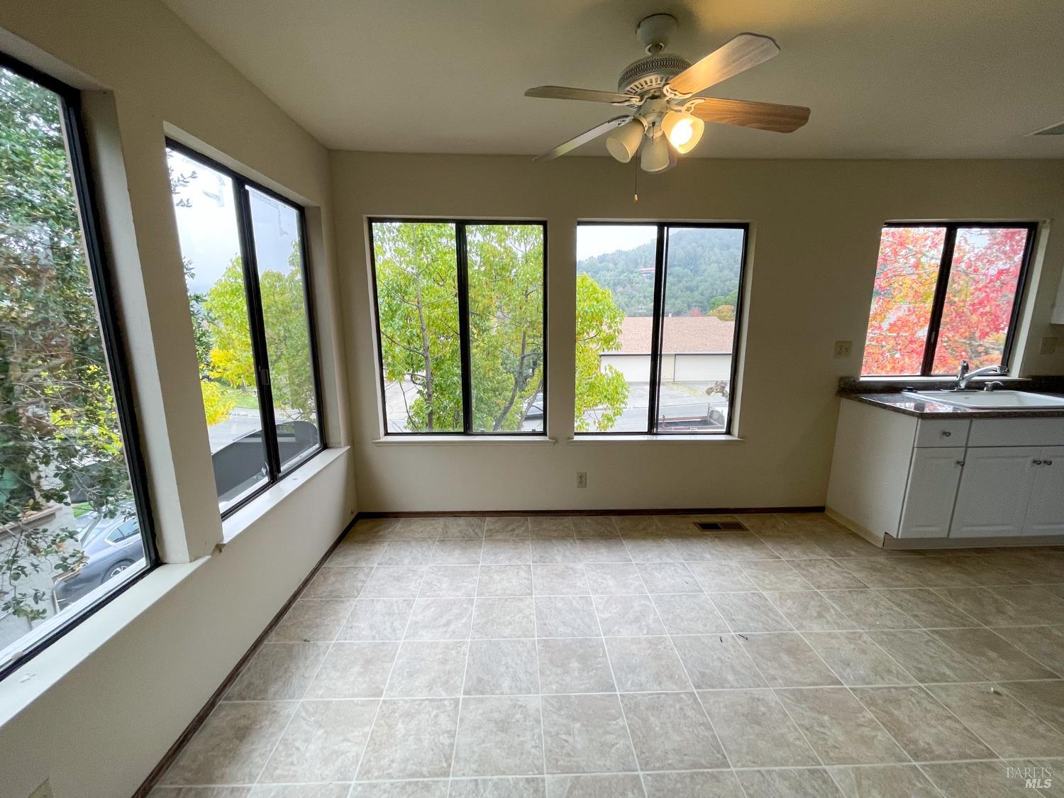 Detail Gallery Image 31 of 47 For 28 Shannon Ct, Novato,  CA 94949 - 4 Beds | 2 Baths