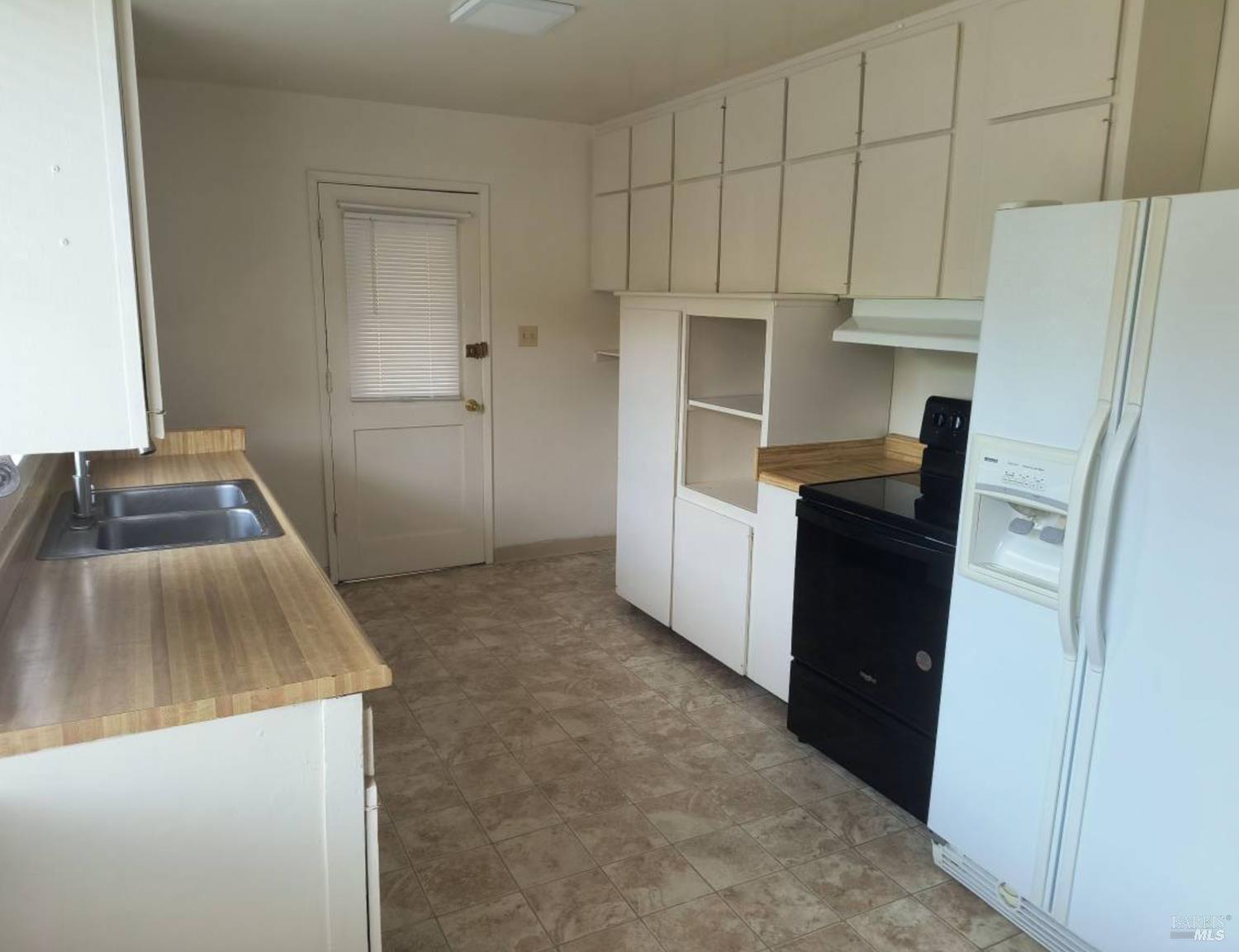 Detail Gallery Image 3 of 11 For 1308 Kaehler St #1319,  Novato,  CA 94945 - 4 Beds | 2 Baths