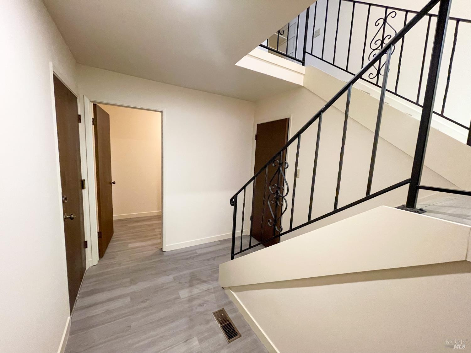 Detail Gallery Image 3 of 47 For 28 Shannon Ct, Novato,  CA 94949 - 4 Beds | 2 Baths