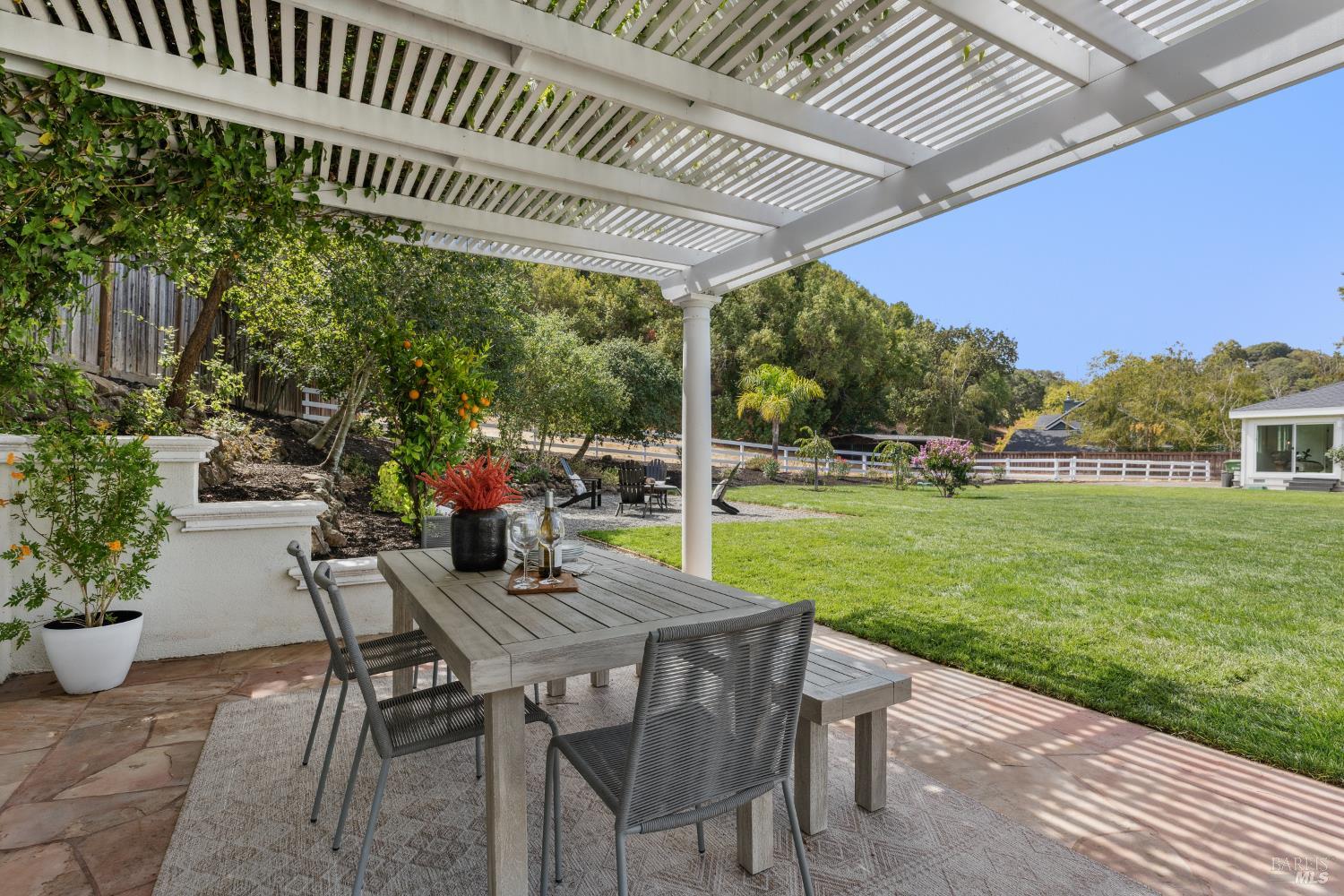 Detail Gallery Image 33 of 41 For 155 H Ln, Novato,  CA 94945 - 4 Beds | 4/1 Baths