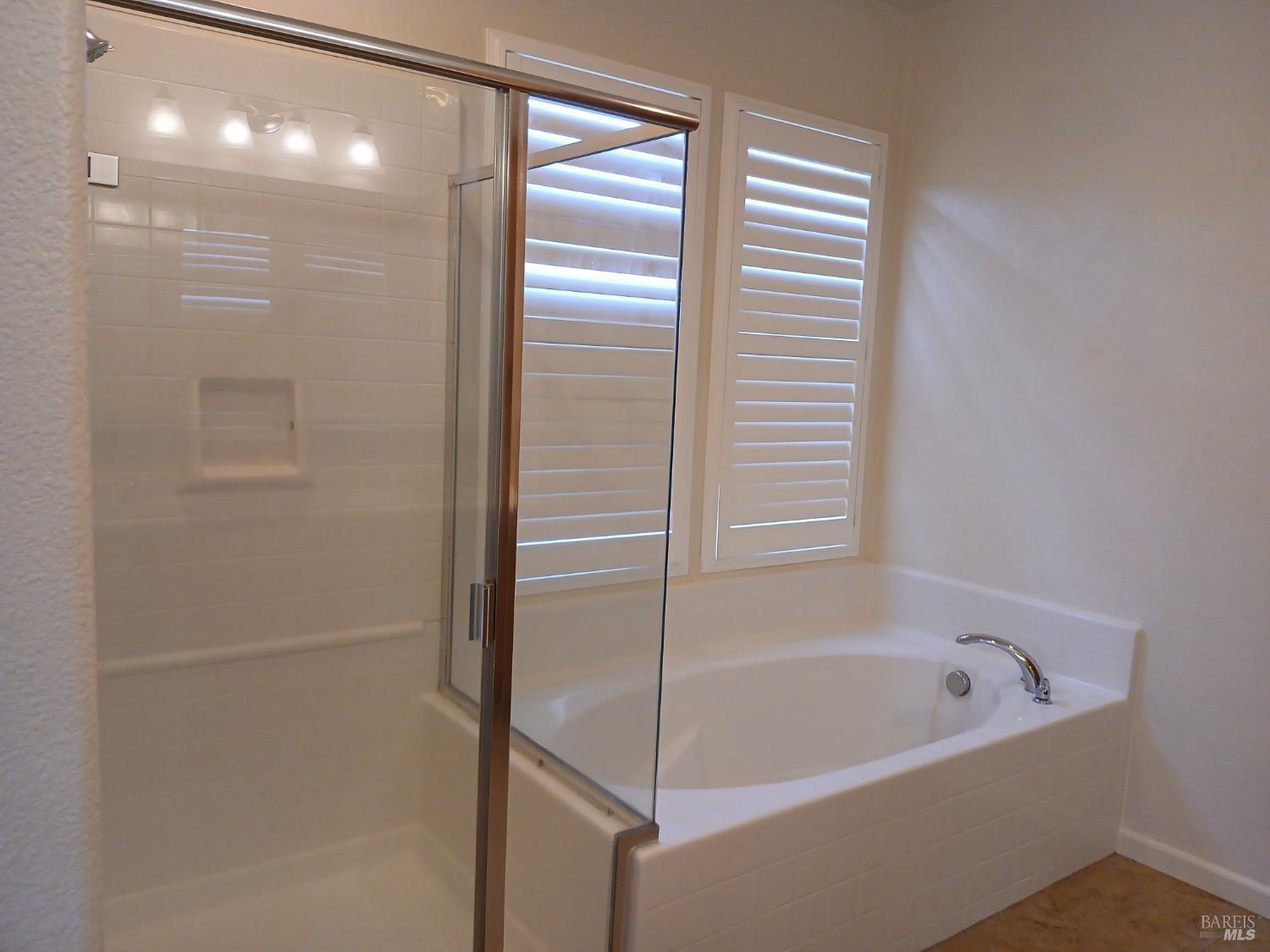 Detail Gallery Image 15 of 24 For 2022 Verbena Dr, Santa Rosa,  CA 95404 - 3 Beds | 2/1 Baths